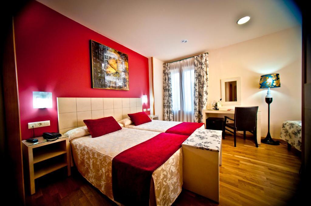 Hotel Condes De Castilla شقوبية الغرفة الصورة