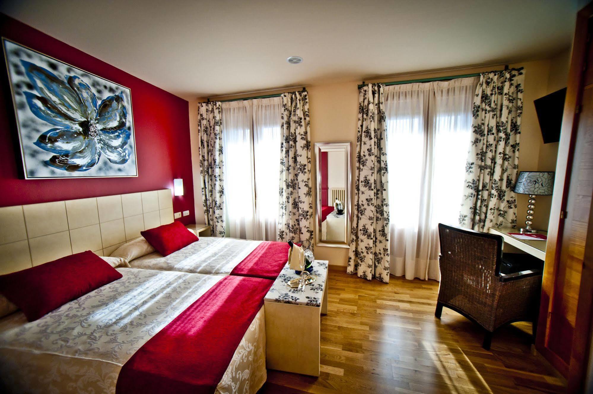 Hotel Condes De Castilla شقوبية المظهر الخارجي الصورة